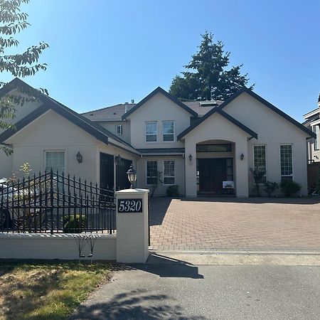 Vancouver Luxury Homestay Richmond Dış mekan fotoğraf
